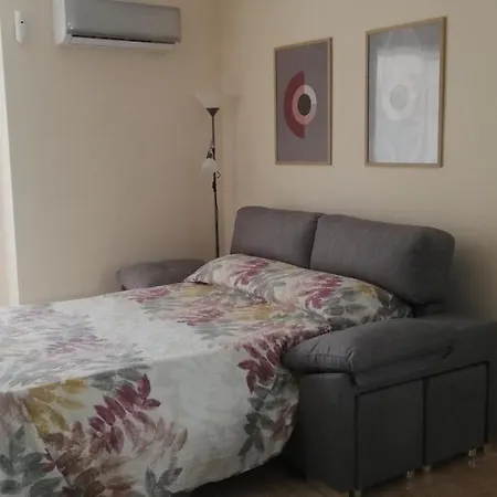 Apartmán Apto Isa: Amplio Y Acogedor Apto De 75m Con Terraza, Aire Acondicionado Y Parking Gratuito *