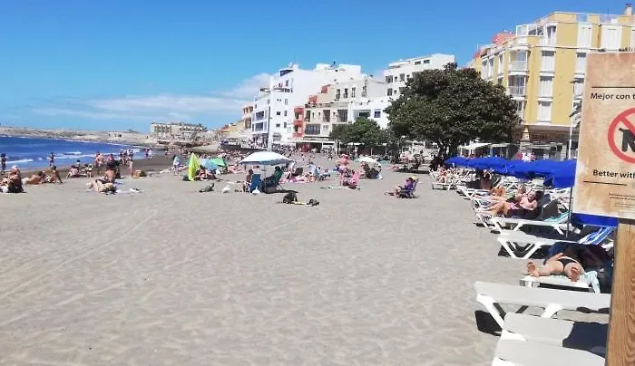 Apto Isa: Amplio Y Acogedor Apto De 75m Con Terraza, Aire Acondicionado Y Parking Gratuito Appartement