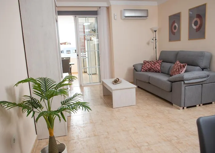 Appartement Apto Isa: Amplio Y Acogedor Apto De 75m Con Terraza, Aire Acondicionado Y Parking Gratuito Los Abrigos