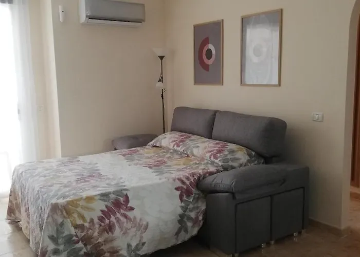 Appartement Apto Isa: Amplio Y Acogedor Apto De 75m Con Terraza, Aire Acondicionado Y Parking Gratuito *