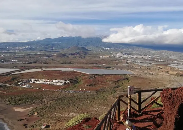 Apto Isa: Amplio Y Acogedor Apto De 75m Con Terraza, Aire Acondicionado Y Parking Gratuito * Los Abrigos