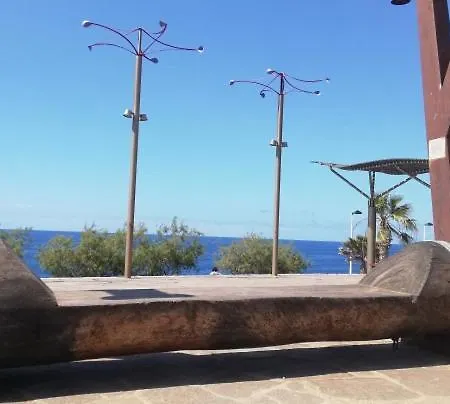 Apto Isa: Amplio Y Acogedor Apto De 75m Con Terraza, Aire Acondicionado Y Parking Gratuito * Los Abrigos