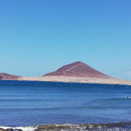 Апартаменты Apto Isa: Amplio Y Acogedor Apto De 75m Con Terraza, Aire Acondicionado Y Parking Gratuito Лос-Абригос