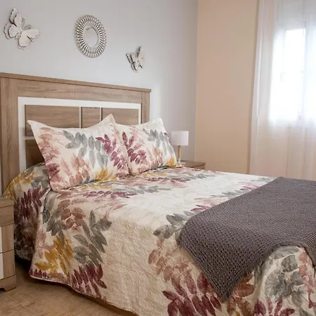 Apto Isa: Amplio Y Acogedor Apto De 75m Con Terraza, Aire Acondicionado Y Parking Gratuito Apartamento Los Abrigos