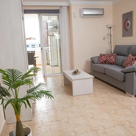 Appartamento Apto Isa: Amplio Y Acogedor Apto De 75m Con Terraza, Aire Acondicionado Y Parking Gratuito Los Abrigos