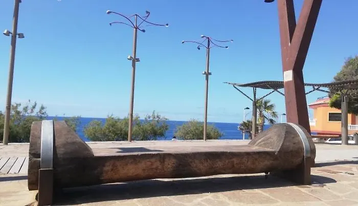 Apto Isa: Amplio Y Acogedor Apto De 75m Con Terraza, Aire Acondicionado Y Parking Gratuito * Лос-Абригос