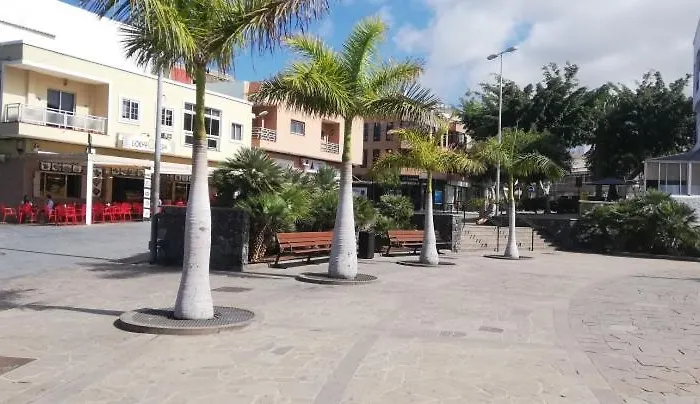 Apto Isa: Amplio Y Acogedor Apto De 75m Con Terraza, Aire Acondicionado Y Parking Gratuito *