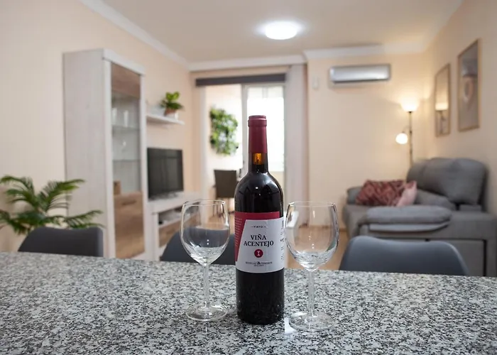 Апартаменты Apto Isa: Amplio Y Acogedor Apto De 75m Con Terraza, Aire Acondicionado Y Parking Gratuito *