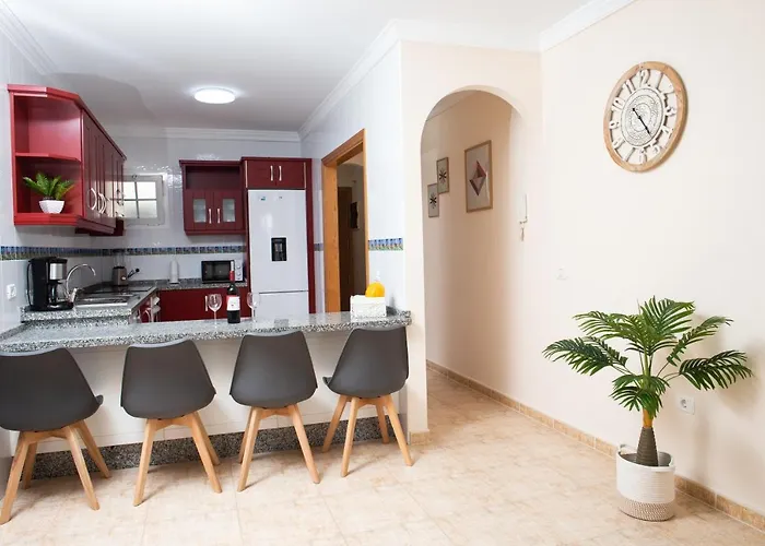 Apto Isa: Amplio Y Acogedor Apto De 75m Con Terraza, Aire Acondicionado Y Parking Gratuito * 로스 아브리고스