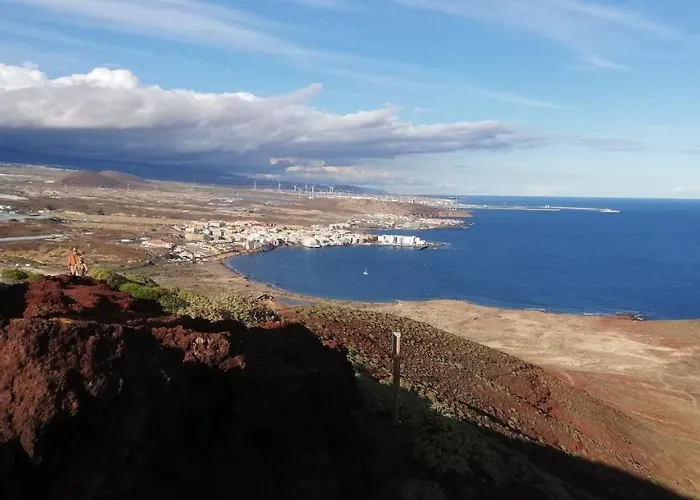 아파트 Apto Isa: Amplio Y Acogedor Apto De 75m Con Terraza, Aire Acondicionado Y Parking Gratuito *